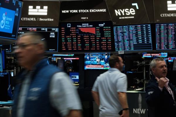 Dow, S&P 500 end down as US interest-rate worries mount, bank shares slip